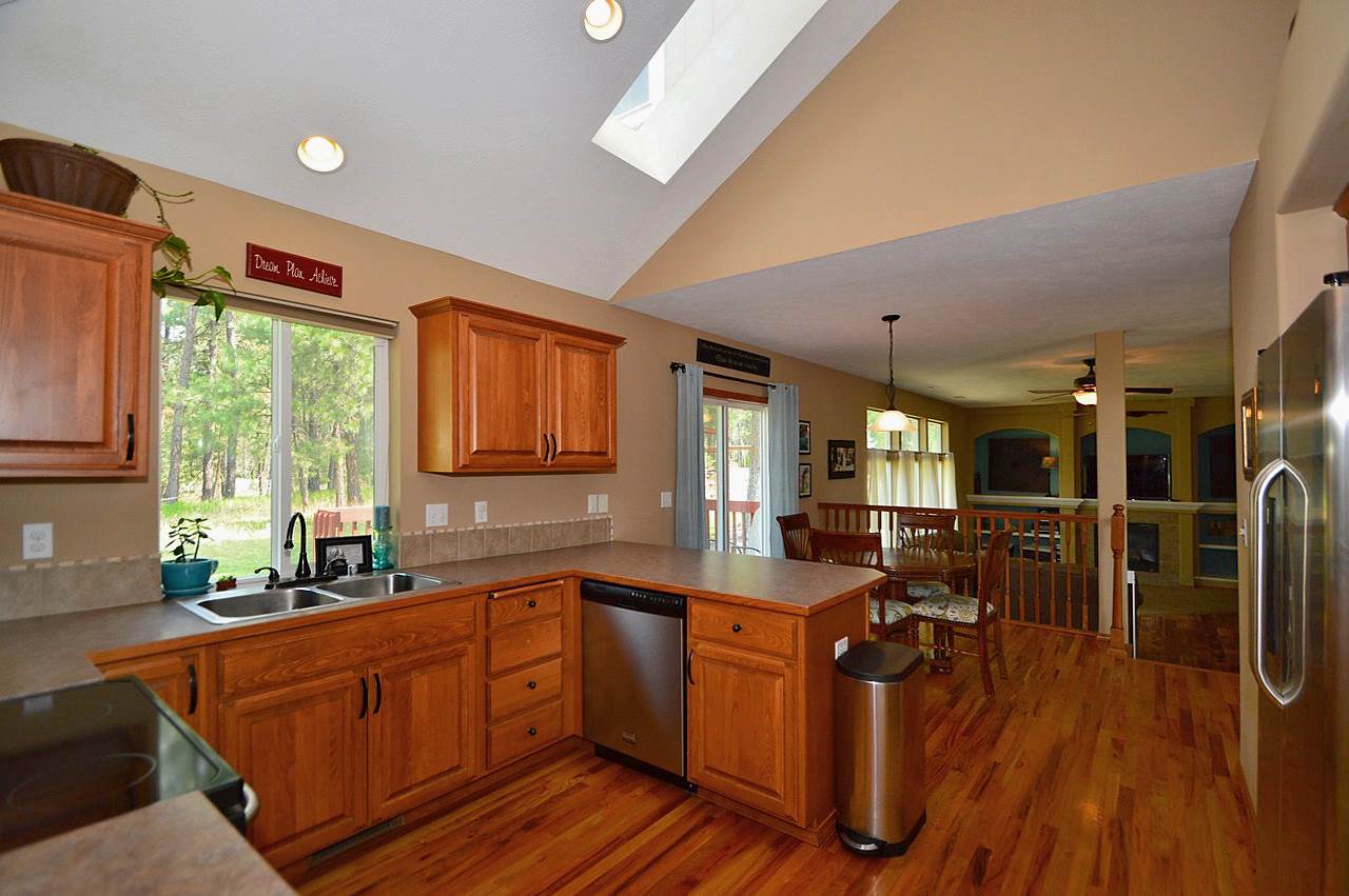 711 East Westcrest Road Colbert, WA 99005 - Photo 8 of 20