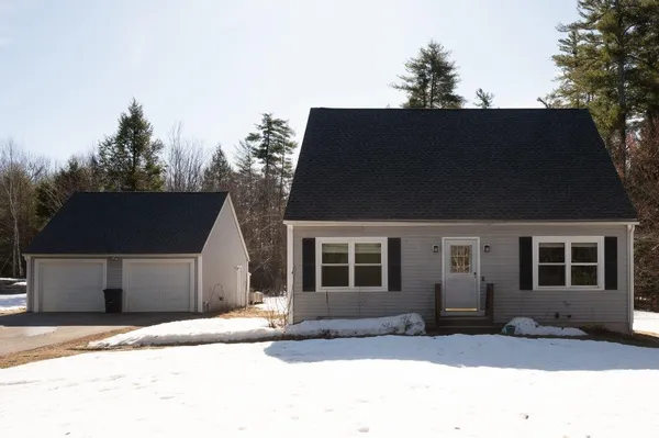 $424,900 | 21 Holly Lane, Farmington, NH 03835