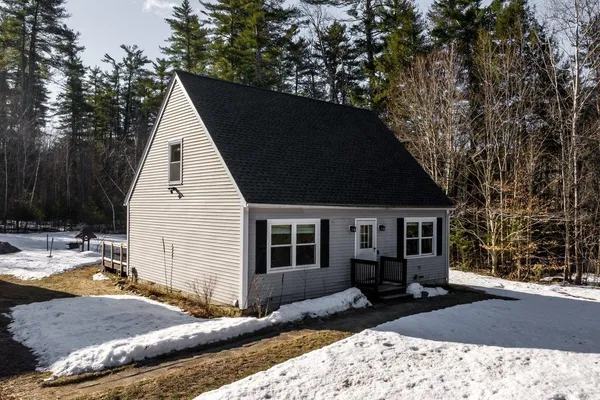 $424,900 | 21 Holly Lane, Farmington, NH 03835