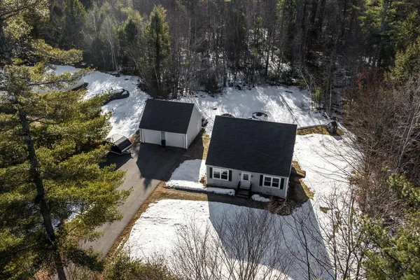 $424,900 | 21 Holly Lane, Farmington, NH 03835