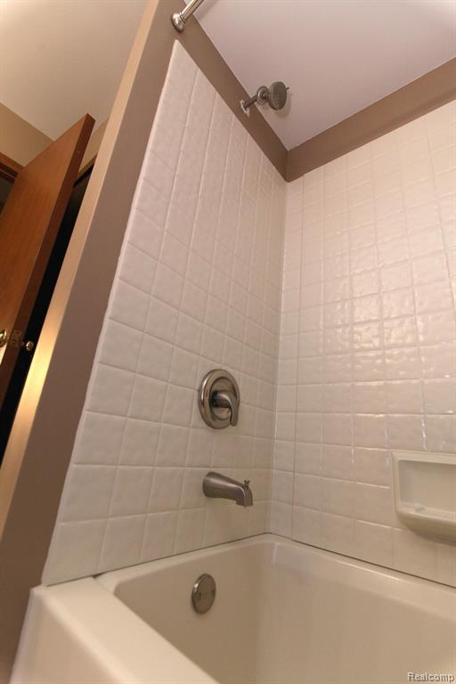 748 Sperry Road Allenton, MI 48002 - Photo 19 of 42