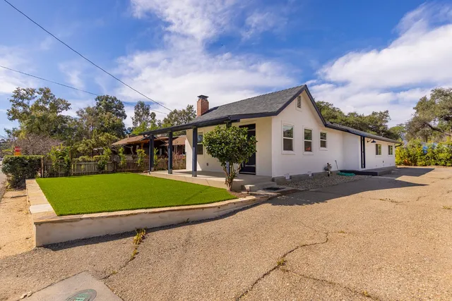 $925,000 | 171 South Pueblo Avenue, Ojai, CA 93023