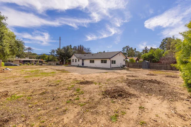 $925,000 | 171 South Pueblo Avenue, Ojai, CA 93023