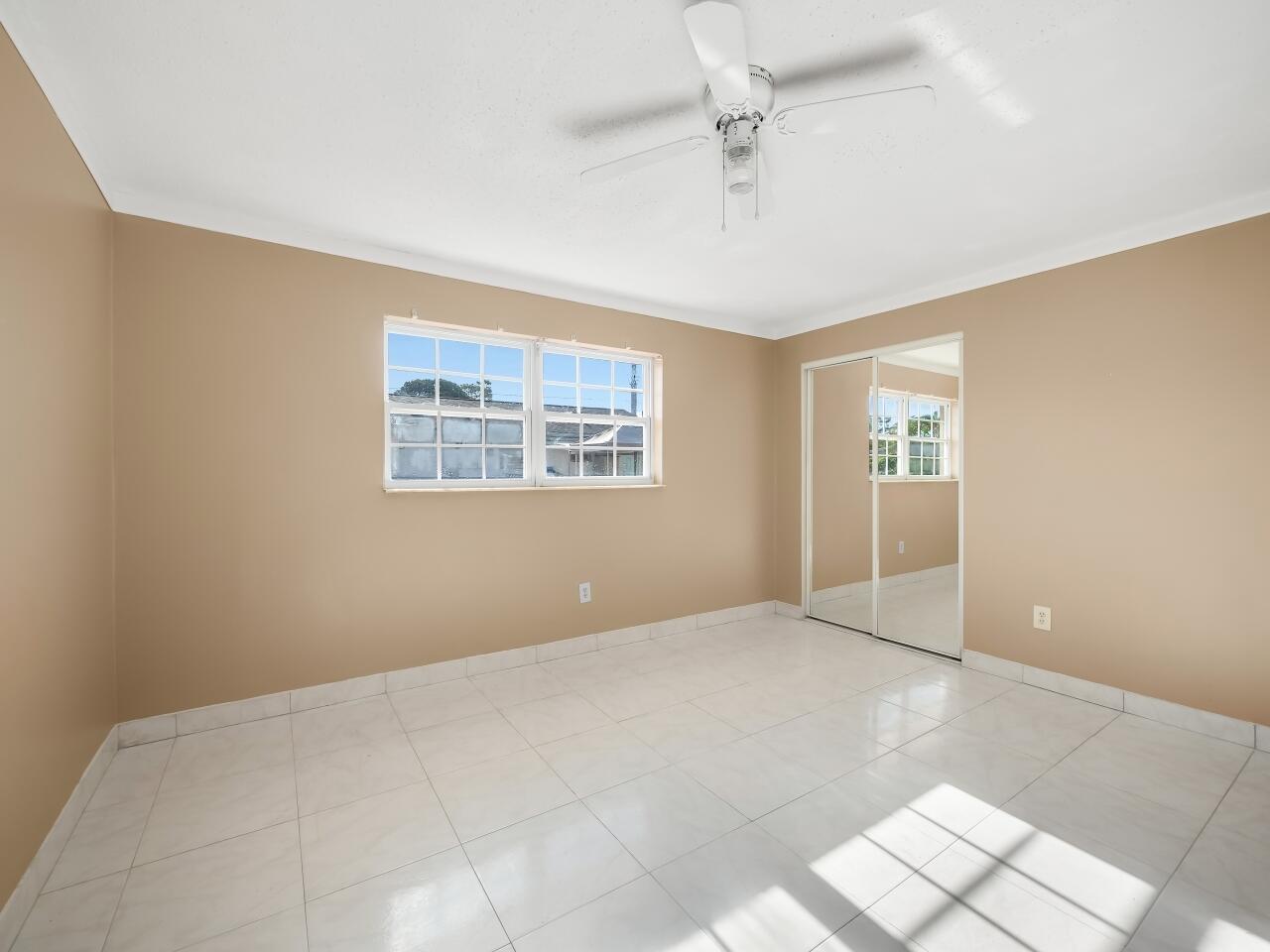 5884 Mango Road West Palm Beach, FL 33413 - Photo 13 of 15 012