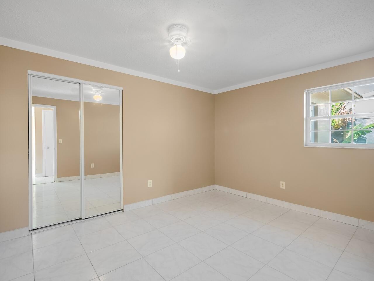 5884 Mango Road West Palm Beach, FL 33413 - Photo 14 of 15 013