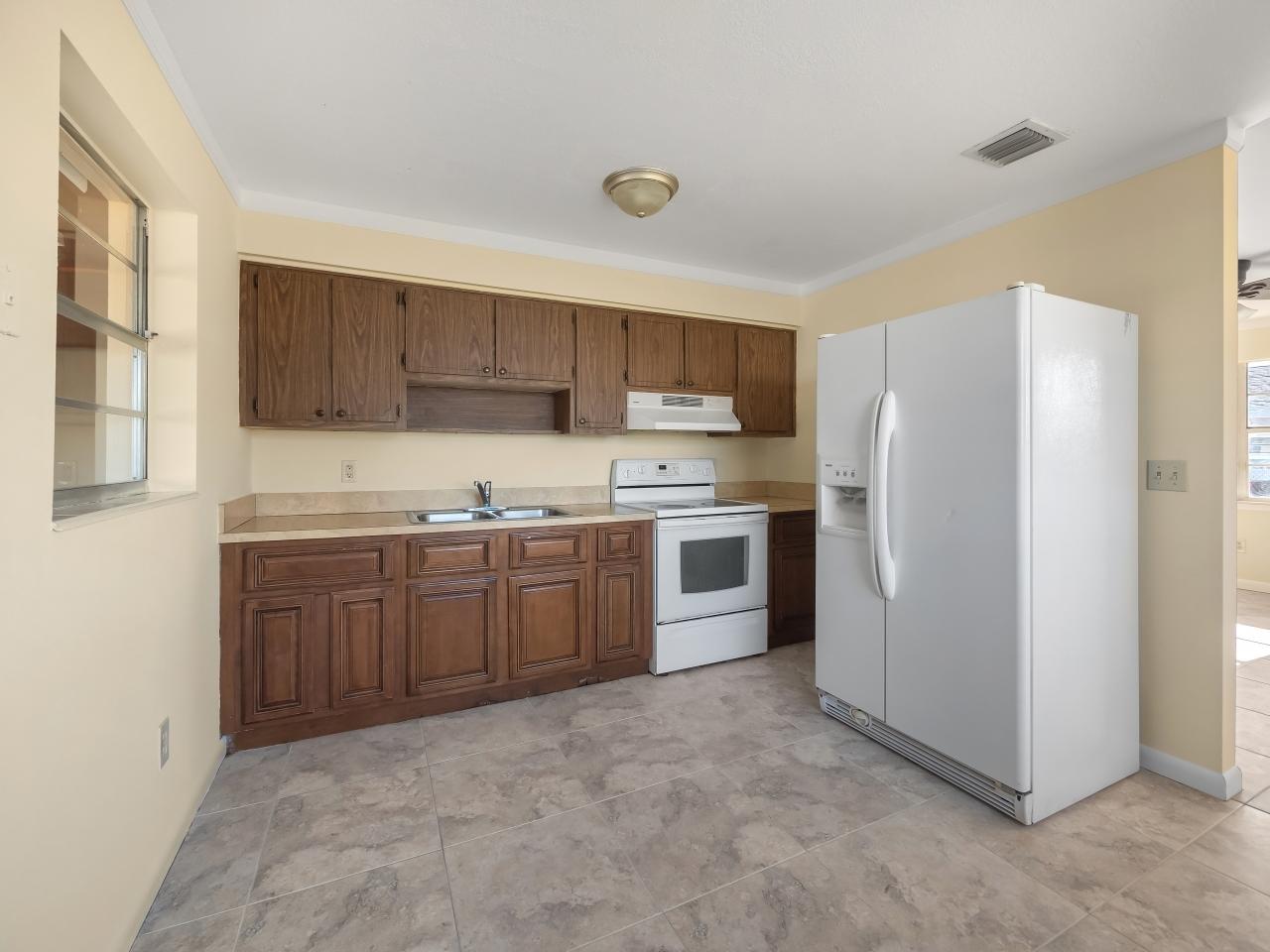 5884 Mango Road West Palm Beach, FL 33413 - Photo 5 of 15 015