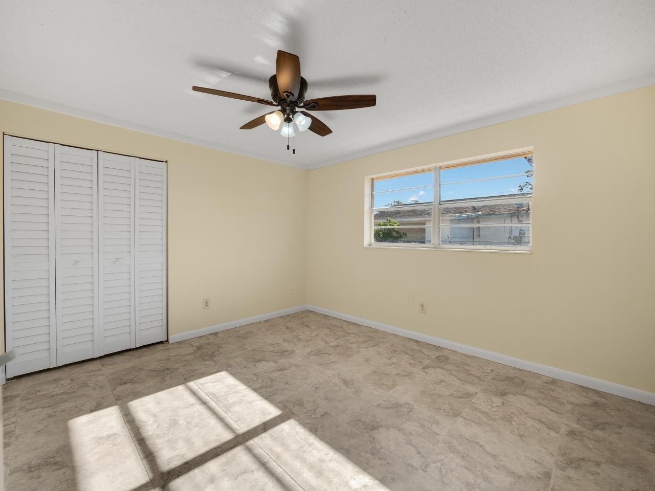 5884 Mango Road West Palm Beach, FL 33413 - Photo 8 of 15 006