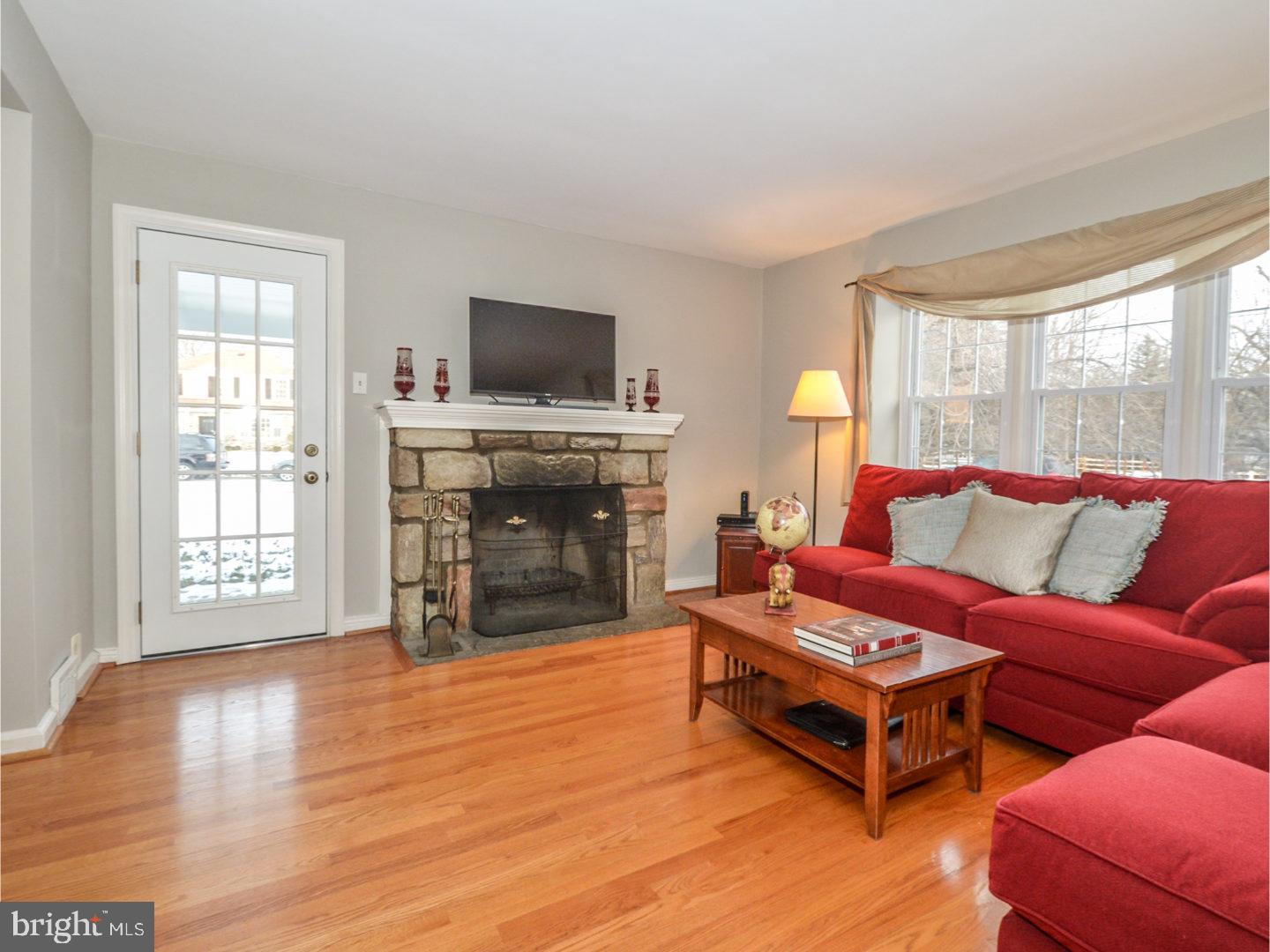2008 Church Road Flourtown, PA 19031 - Photo 4 of 21 Living Room