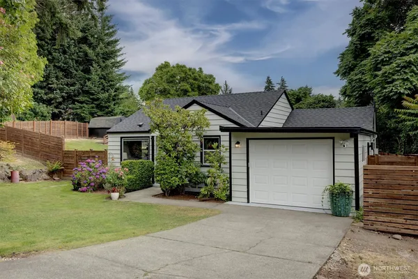 $600,000 | 555 Windsor Place Northeast, Renton, WA 98056