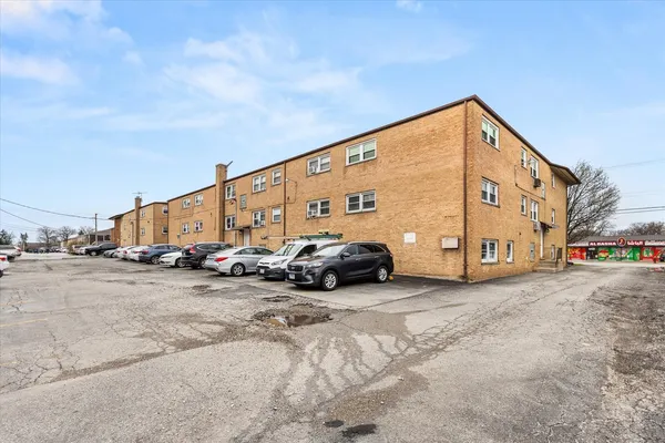 $162,500 | 10747 South Harlem Avenue, Unit B3, Worth, IL 60482