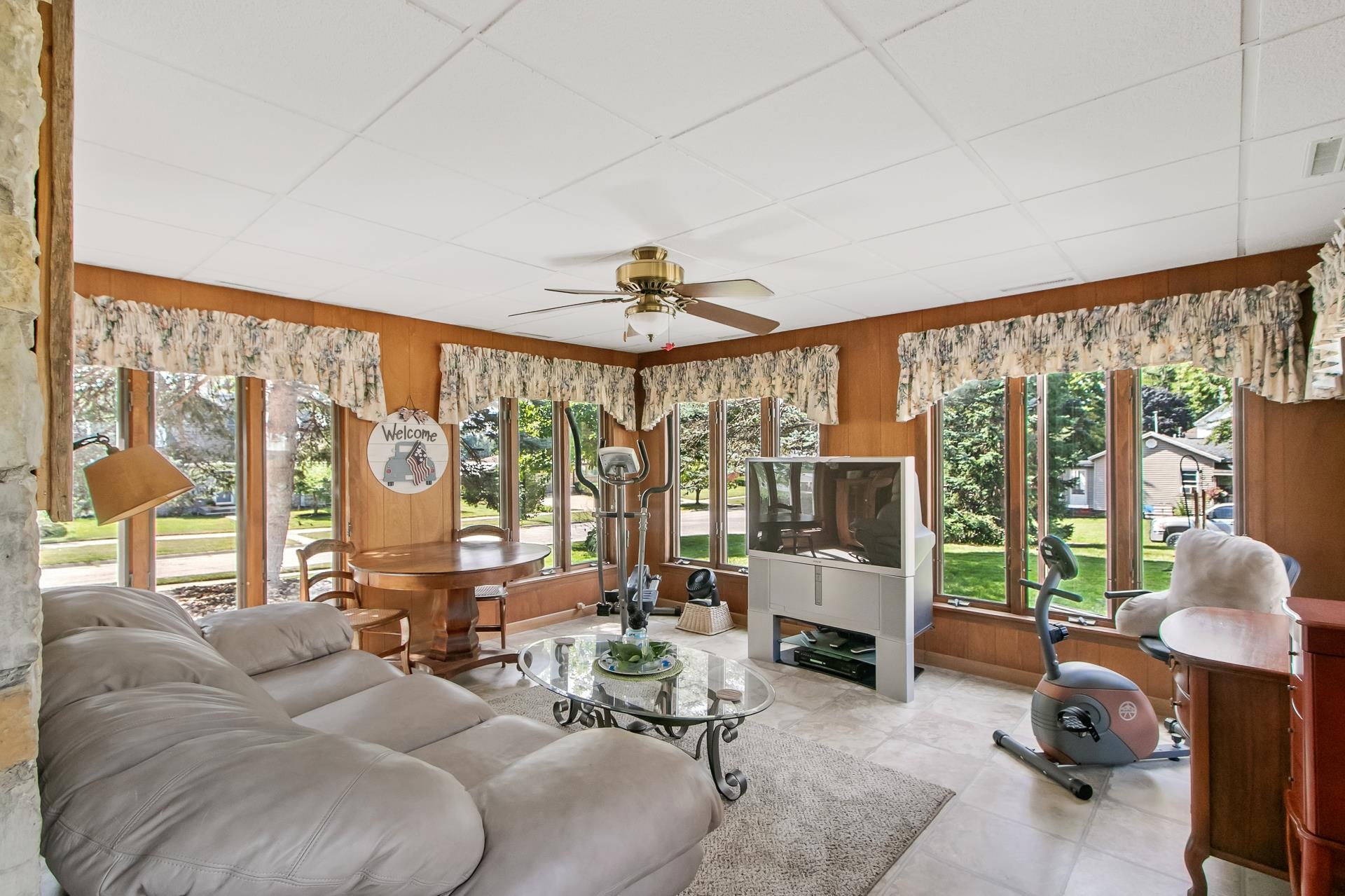 523 West Edgewater Street Portage, WI 53901 - Photo 18 of 79