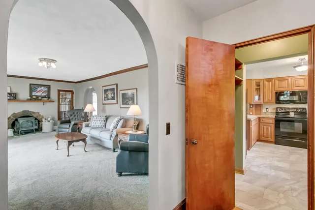 $395,000 | 523 West Edgewater Street, Portage, WI 53901