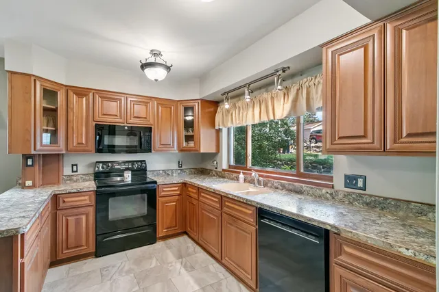 $395,000 | 523 West Edgewater Street, Portage, WI 53901