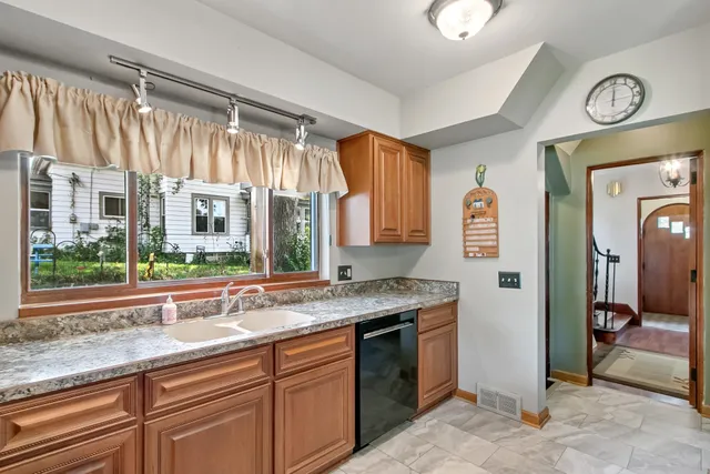 $395,000 | 523 West Edgewater Street, Portage, WI 53901