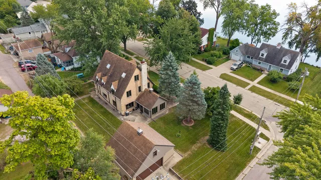 $395,000 | 523 West Edgewater Street, Portage, WI 53901