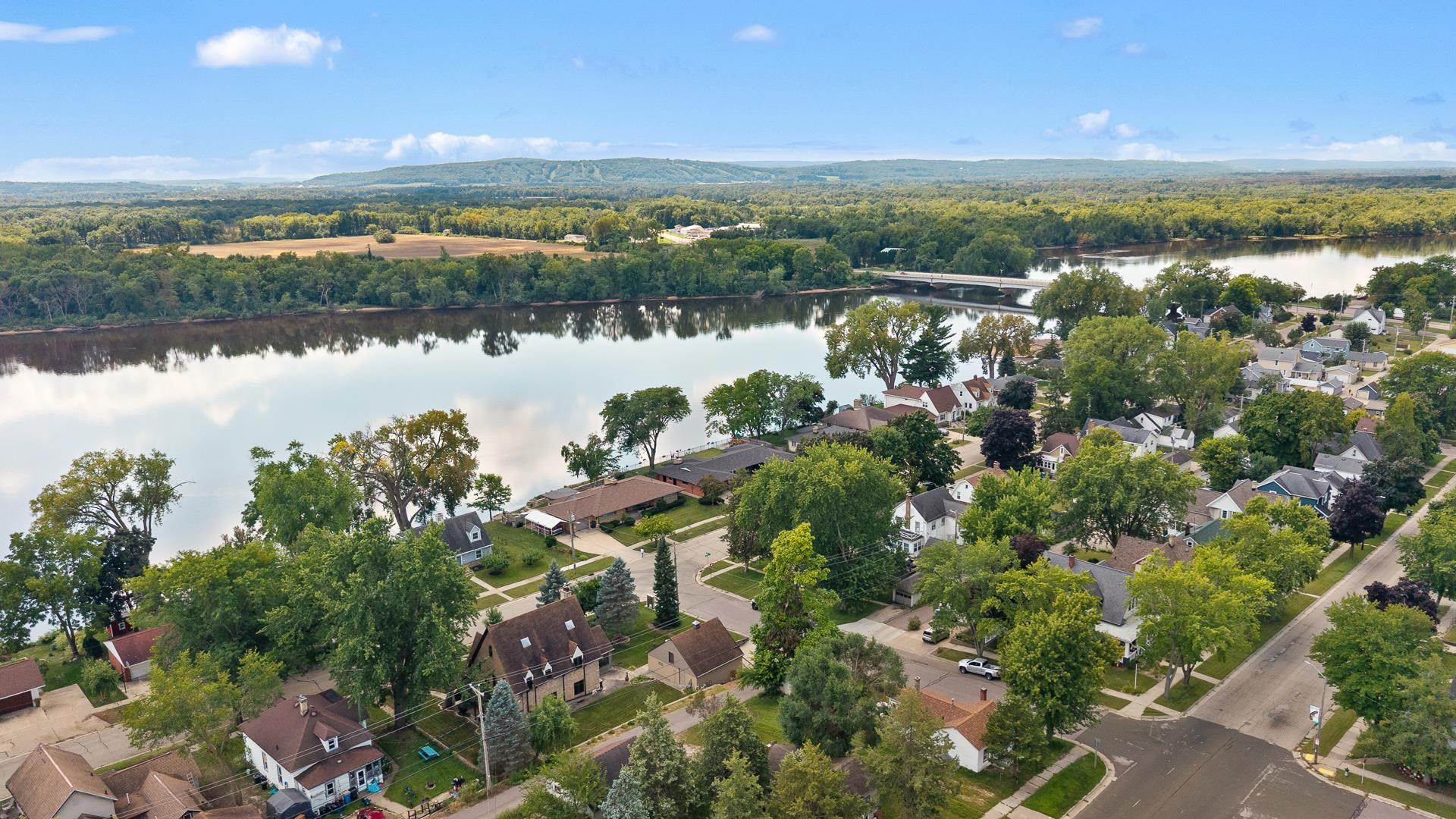 523 West Edgewater Street Portage, WI 53901 - Photo 73 of 79