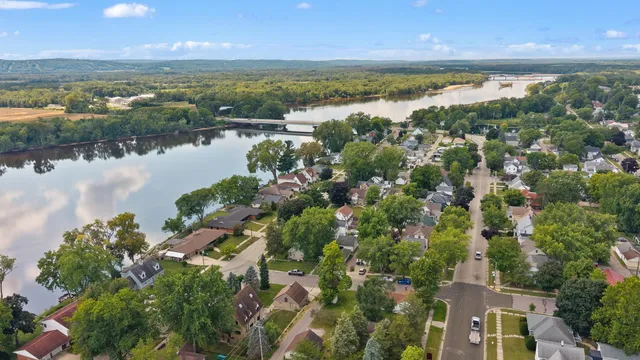 $395,000 | 523 West Edgewater Street, Portage, WI 53901