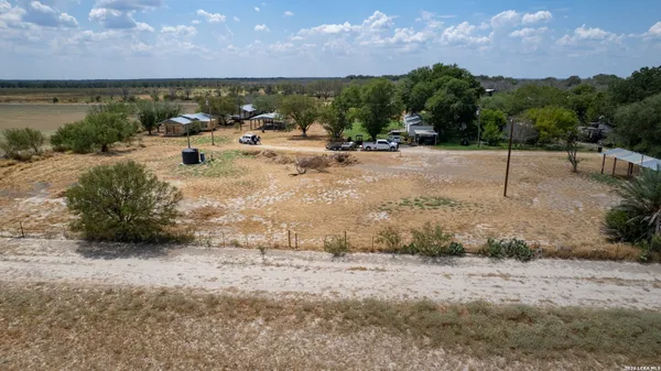 $220,000 | 39 Jitterbug Road, Crystal City, TX 78839