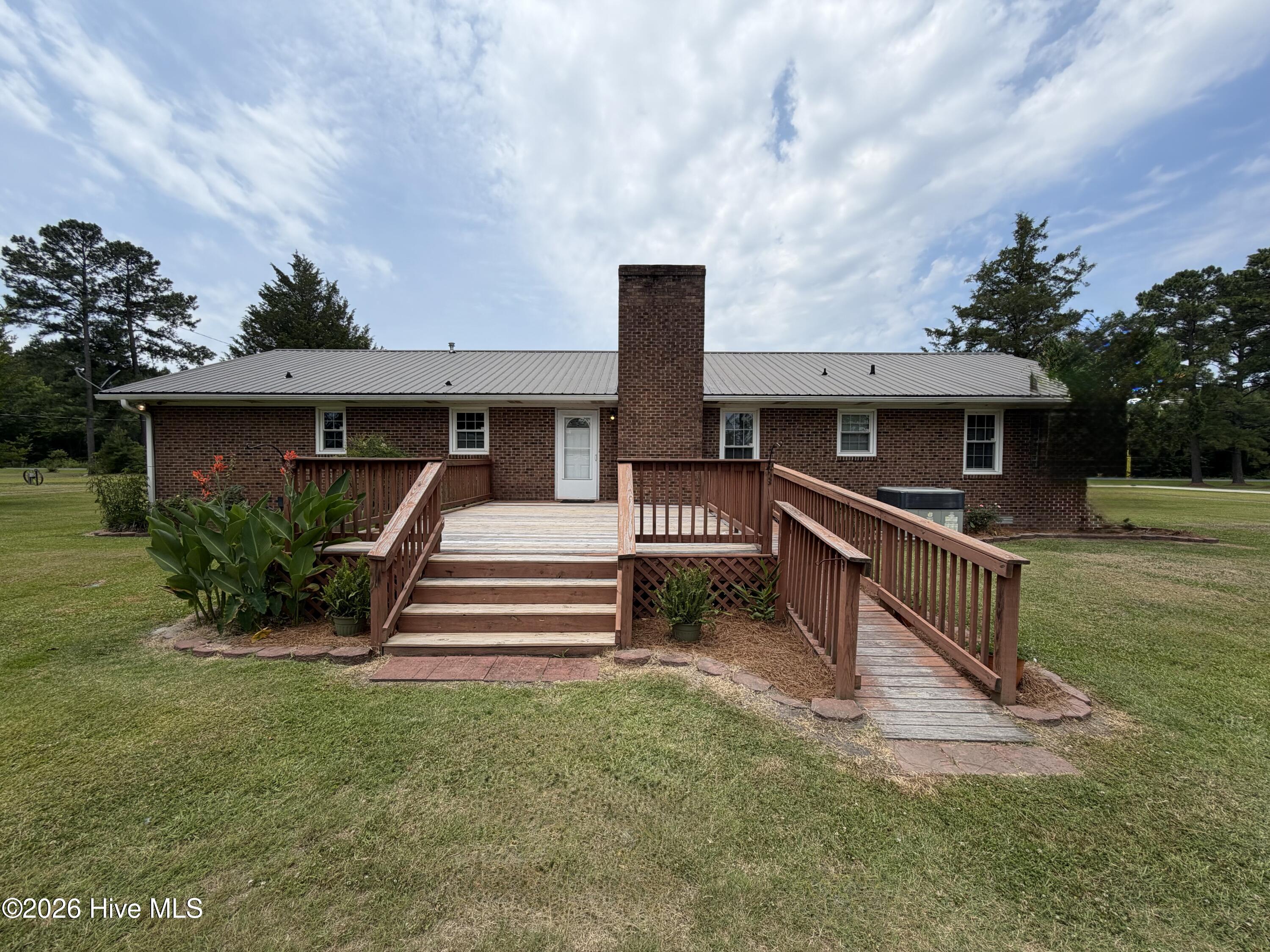 3144 Wintergreen Road Cove City, NC 28523 - Photo 2 of 54 Back View