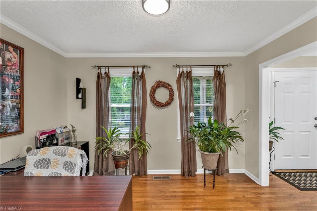 439 Farmstead Road Winston-Salem, NC 27107 - Photo 12 of 40 Gallery Image 12