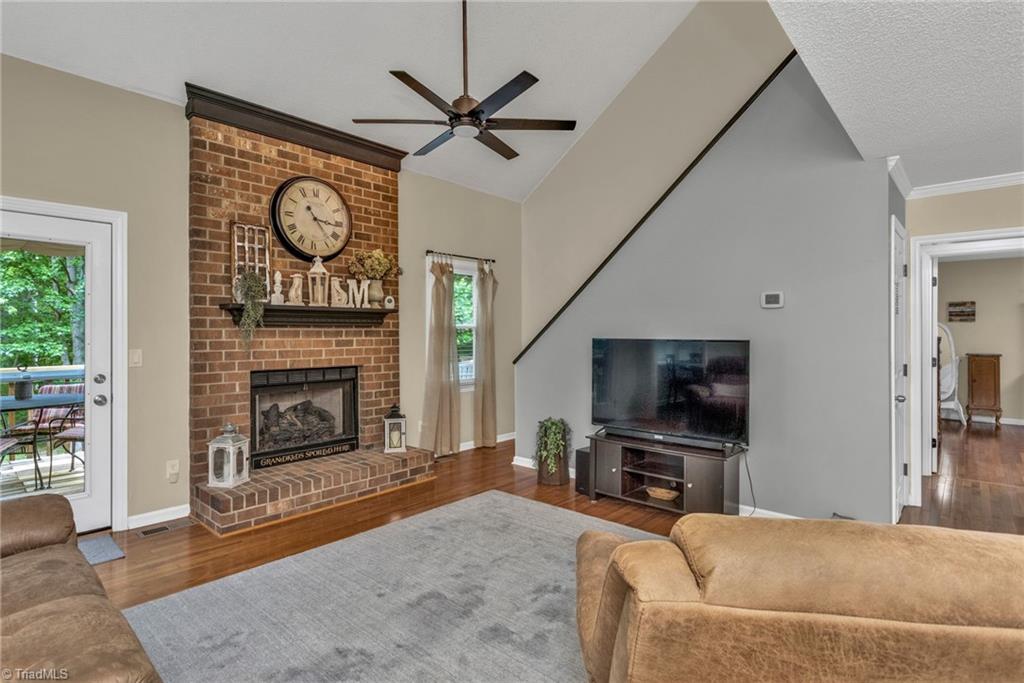 439 Farmstead Road Winston-Salem, NC 27107 - Photo 4 of 40 Gallery Image 4