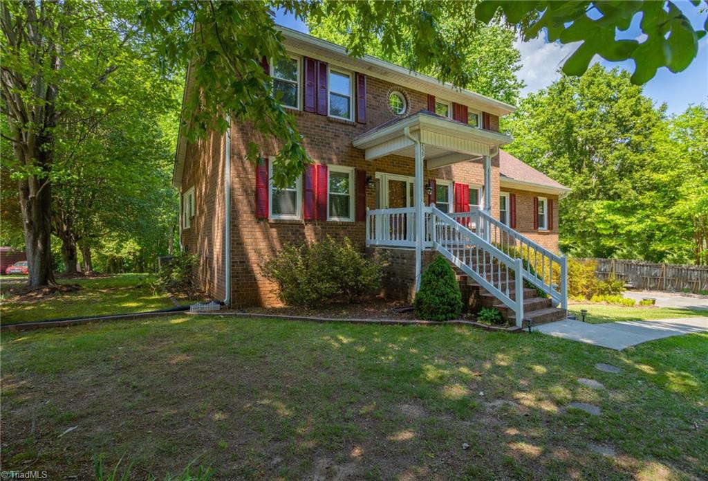 439 Farmstead Road Winston-Salem, NC 27107 - Photo 7 of 40 Gallery Image 7
