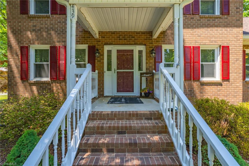 439 Farmstead Road Winston-Salem, NC 27107 - Photo 8 of 40 Gallery Image 8