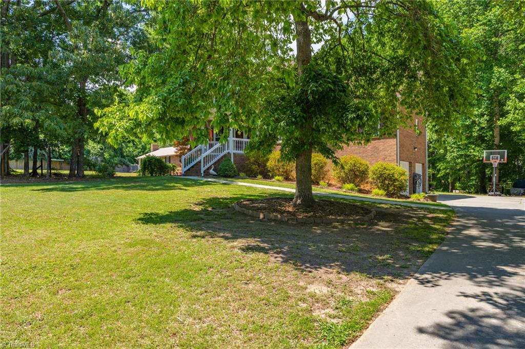 439 Farmstead Road Winston-Salem, NC 27107 - Photo 9 of 40 Gallery Image 9