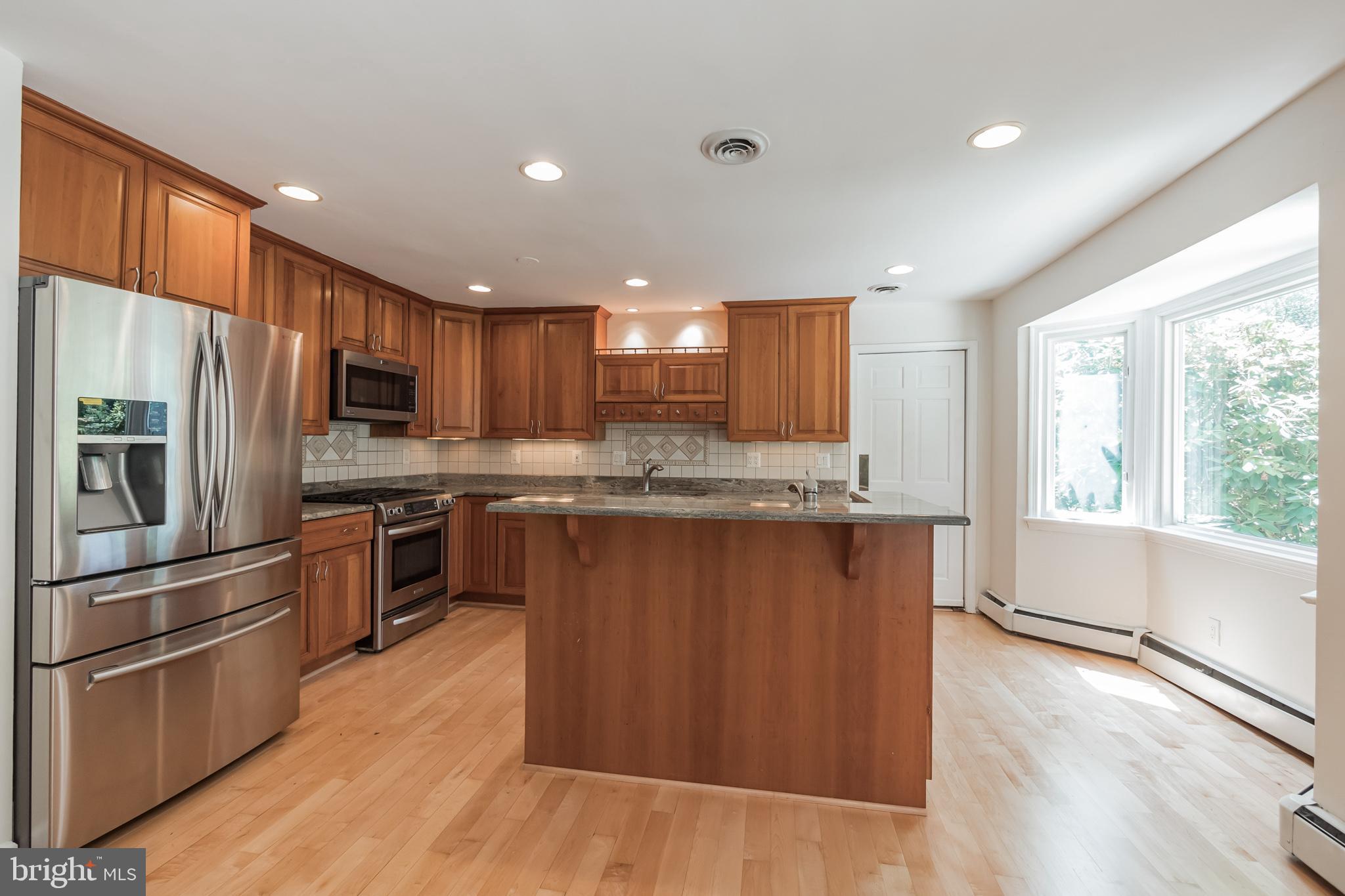 12517 Deoudes Road Boyds, MD 20841 - Photo 3 of 33 Gorgeous center island kitchen