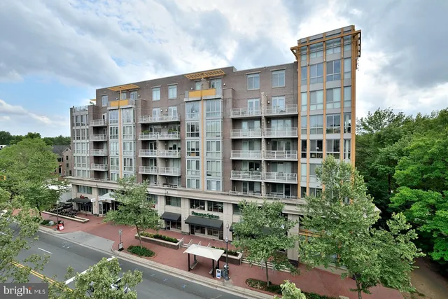 $1,049,900 | 513 West Broad Street, Unit 510, Falls Church, VA 22046