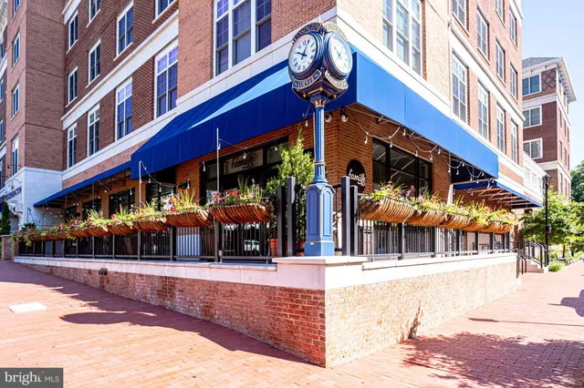 $1,049,900 | 513 West Broad Street, Unit 510, Falls Church, VA 22046
