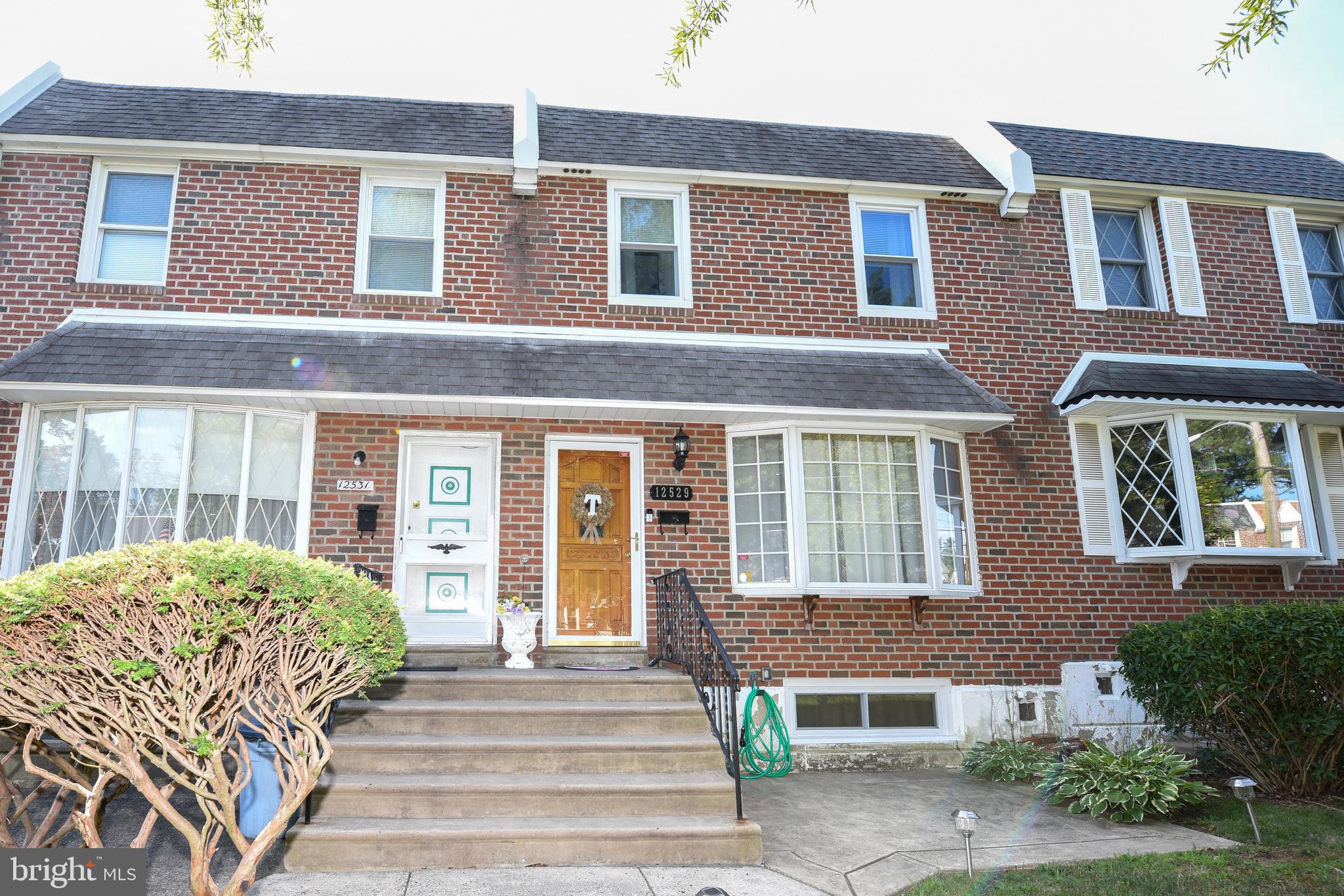12529 Deer Run Road Philadelphia, PA 19154 - Photo 2 of 31 Gallery Image 2