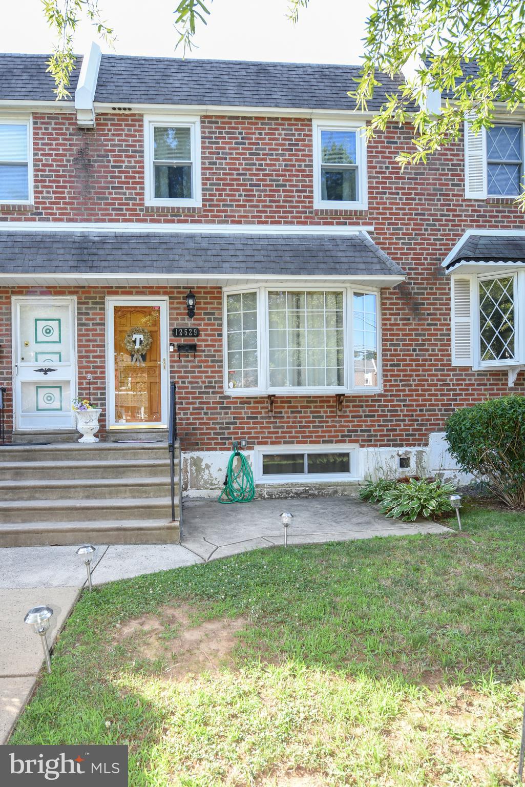 12529 Deer Run Road Philadelphia, PA 19154 - Photo 3 of 31 Gallery Image 3
