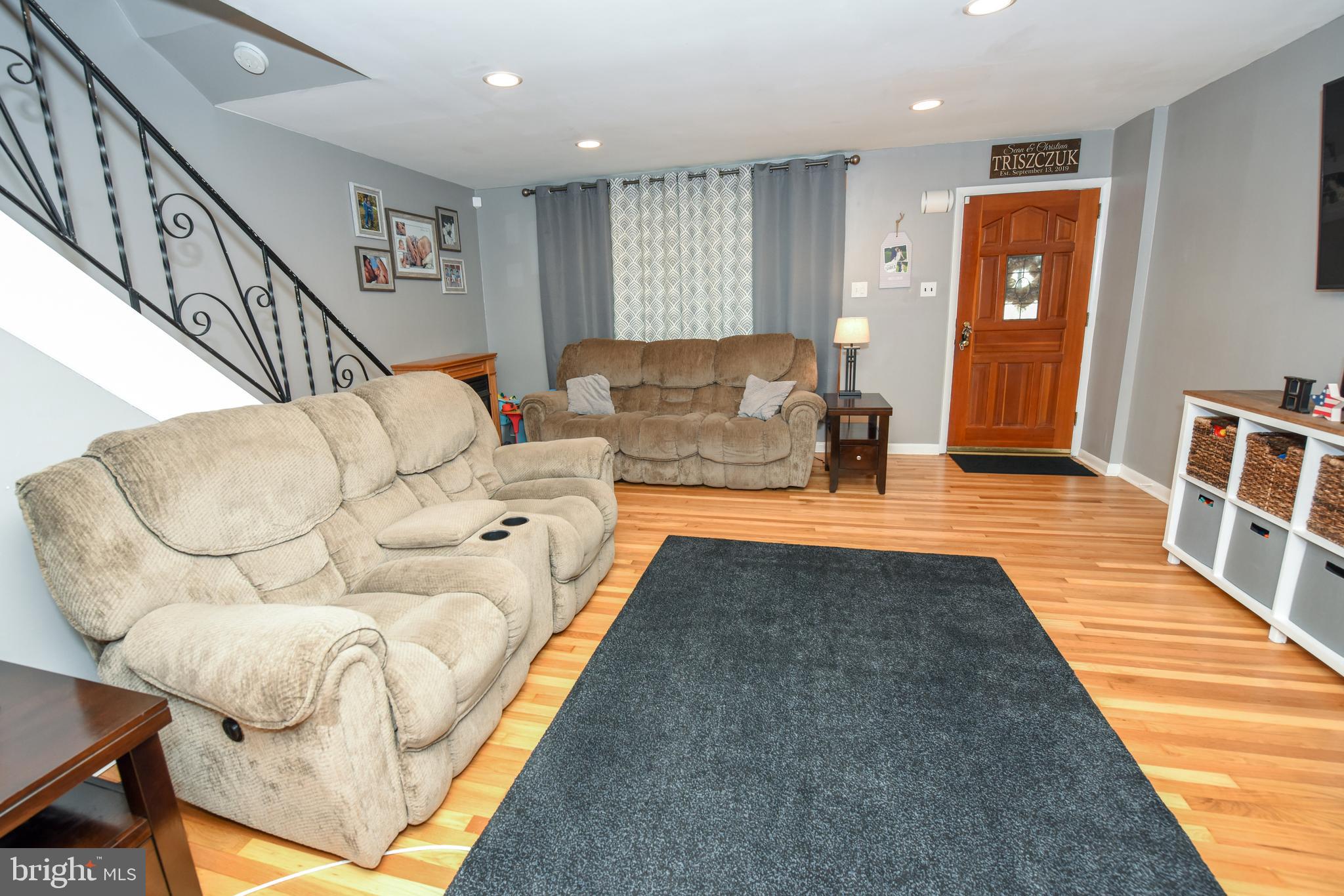 12529 Deer Run Road Philadelphia, PA 19154 - Photo 4 of 31 Gallery Image 4