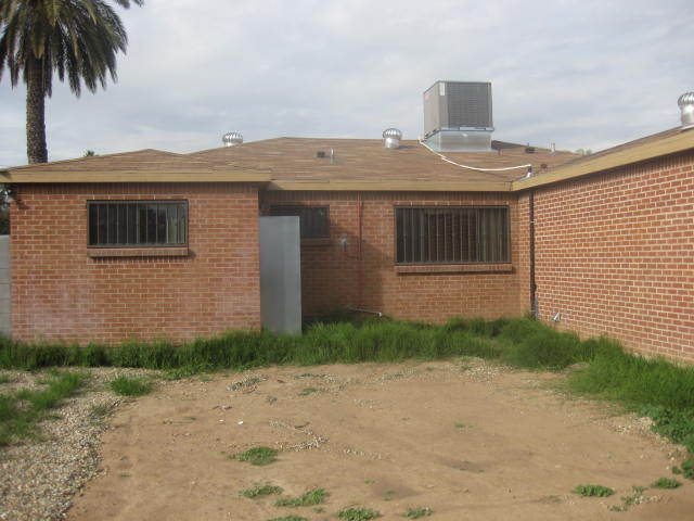 2113 West Bethany Home Road Phoenix, AZ 85015 - Photo 7 of 7 Backyard