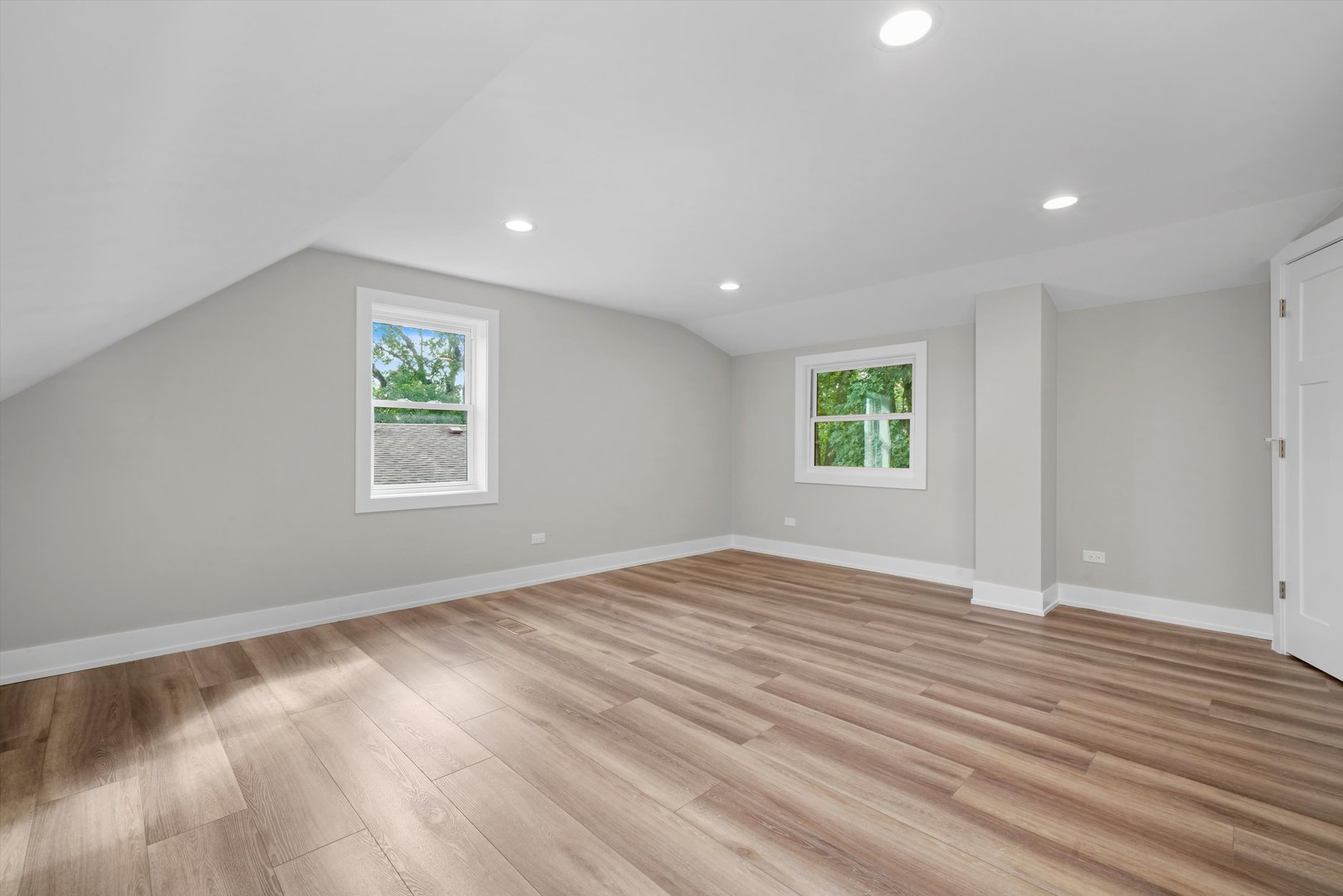 329 East Quincy Street Riverside, IL 60546 - Photo 25 of 39 an empty room with windows