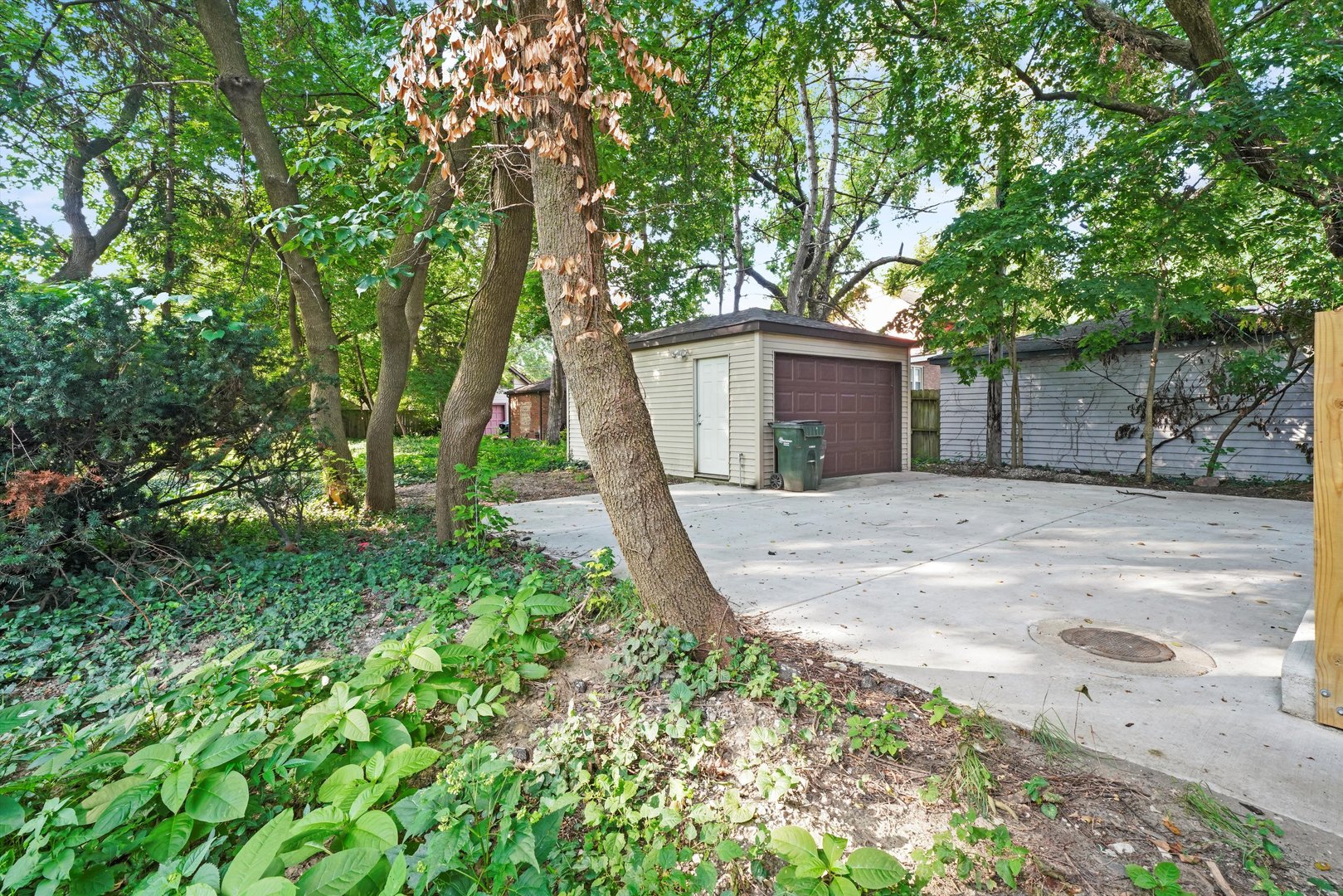 329 East Quincy Street Riverside, IL 60546 - Photo 35 of 39 front view of a house with a yard