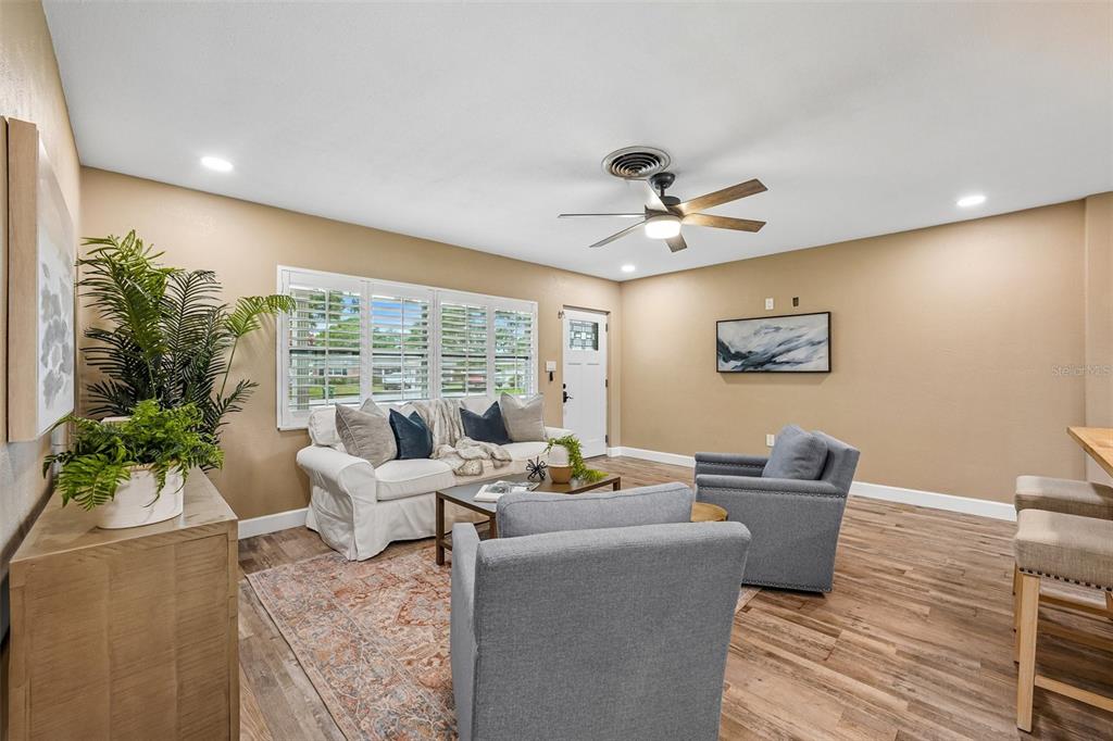 9725 48th Place North St. Petersburg, FL 33708 - Photo 13 of 51