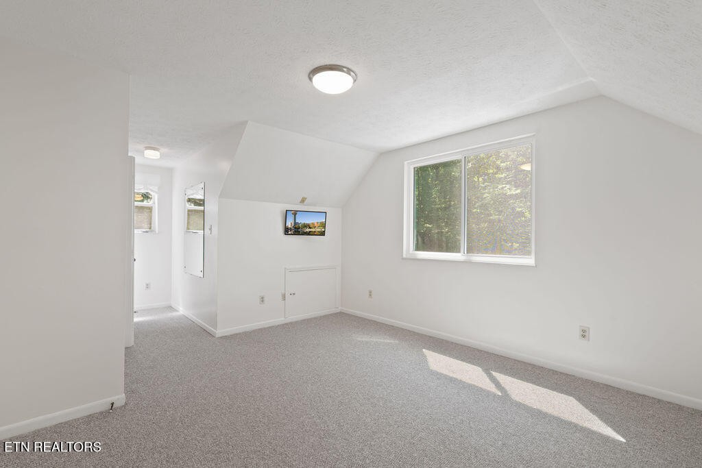 8908 Ellis Lane Powell, TN 37849 - Photo 18 of 37 an empty room with windows and closet