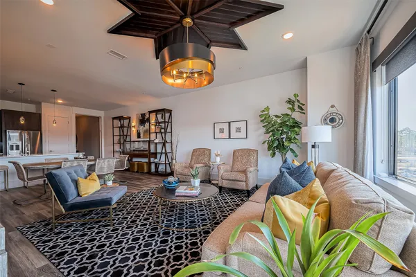 $500,000 | 199 Waterpoint Court, Unit 302, Conroe, TX 77304