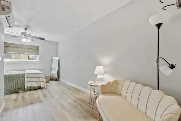 $1,300 | 1111 West 10th Street, Unit 106, Austin, TX 78703