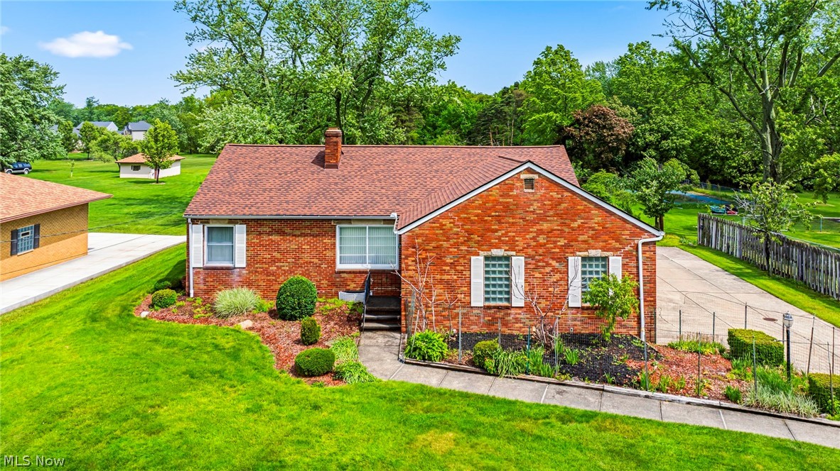 725 Chestnut Road Seven Hills, OH 44131 - Photo 1 of 43