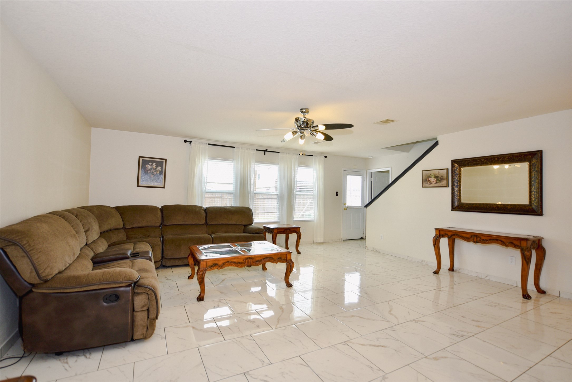 2719 Magnolia Hill Trail Houston, TX 77038 - Photo 28 of 28 a living room with furniture