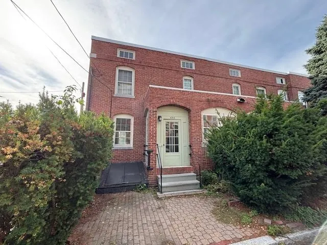 $372,400 | 633 Canal Street, Manchester, NH 03101