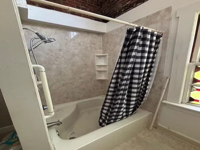 $372,400 | 633 Canal Street, Manchester, NH 03101