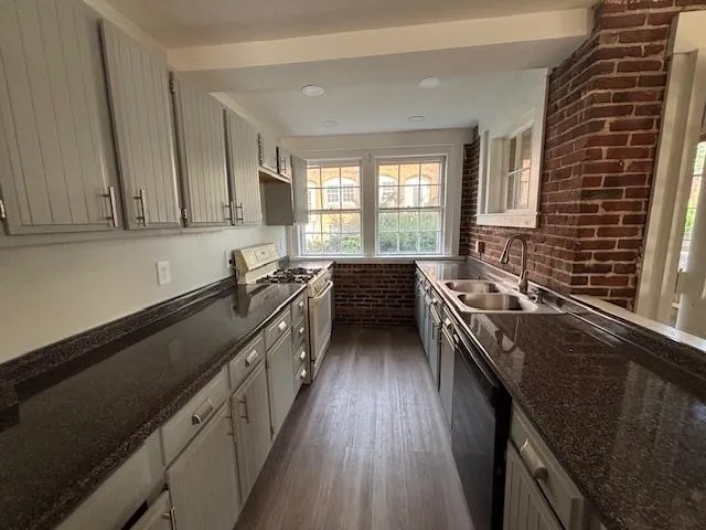 $372,400 | 633 Canal Street, Manchester, NH 03101