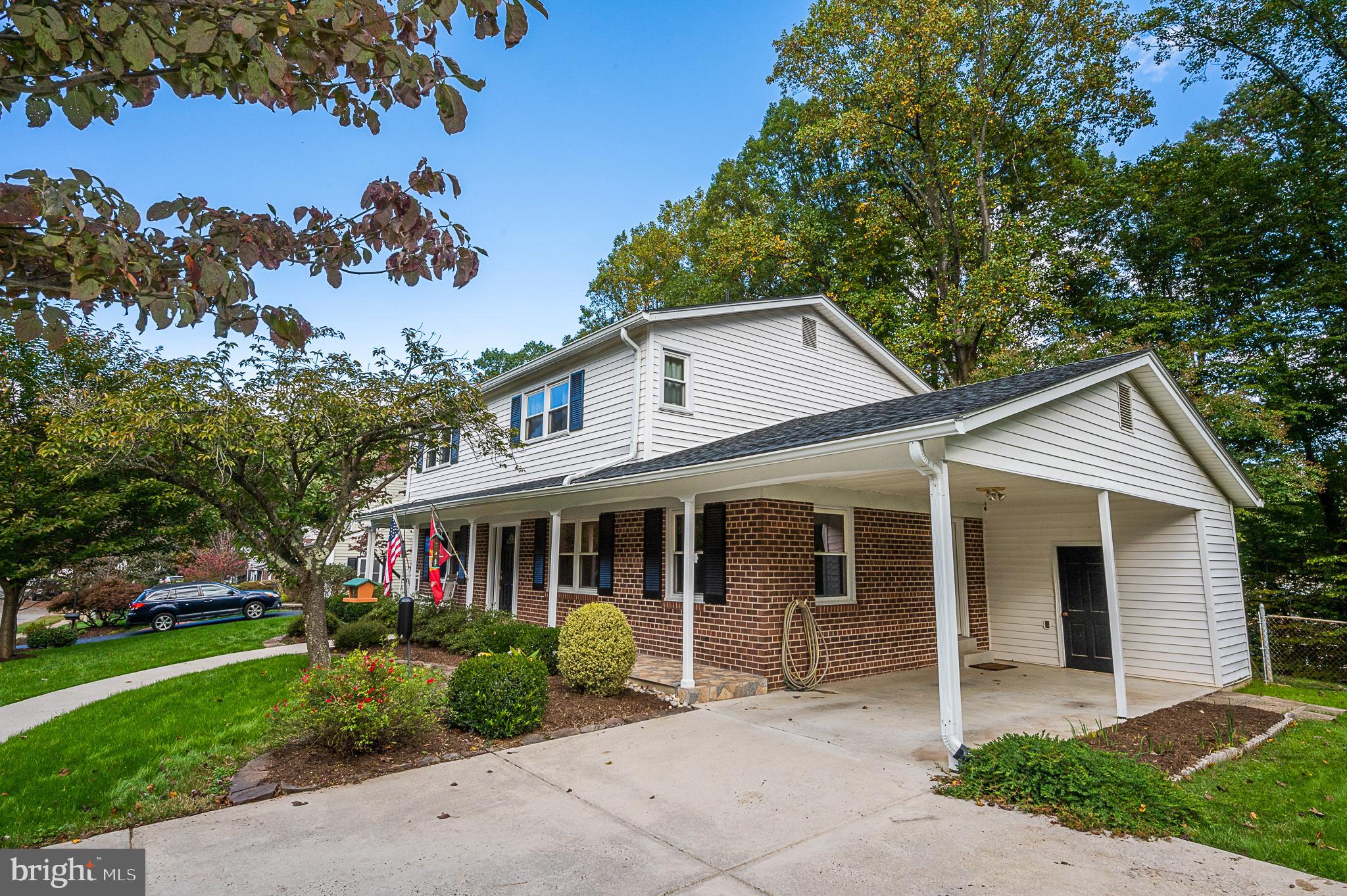 6701 Coachman Drive Springfield, VA 22152 - Photo 2 of 41 Lots of room for your cars