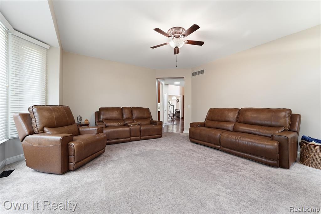 48280 Gladstone Road Canton, MI 48188 - Photo 25 of 59 Gallery Image 25