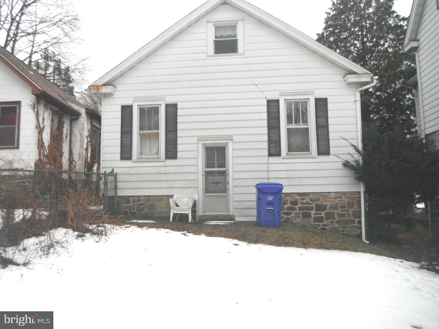 129 Old Soldiers Road Cheltenham, PA 19012 - Photo 2 of 18 Exterior Back