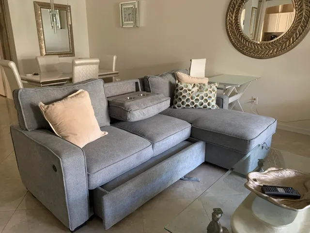 $3,000 | 2146 Man Of War, West Palm Beach, FL 33411